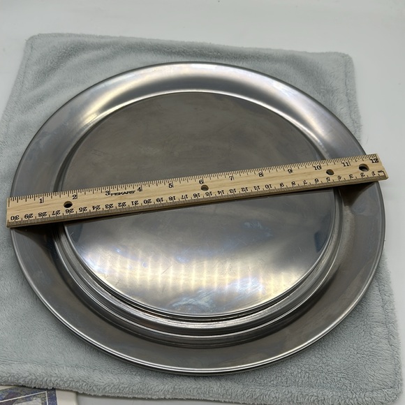 Wilton Silver Serving—Display Cake Plate Holder Dia. Outside 12” & Inside Dia.9” - Picture 4 of 7